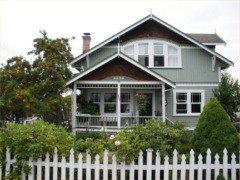 Timeless Rose B&B,charming 1930's character house with private 2 bedroom suite.