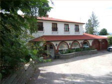 Touch of English B&B, Kelowna wine country Inn, Okanagan Valley